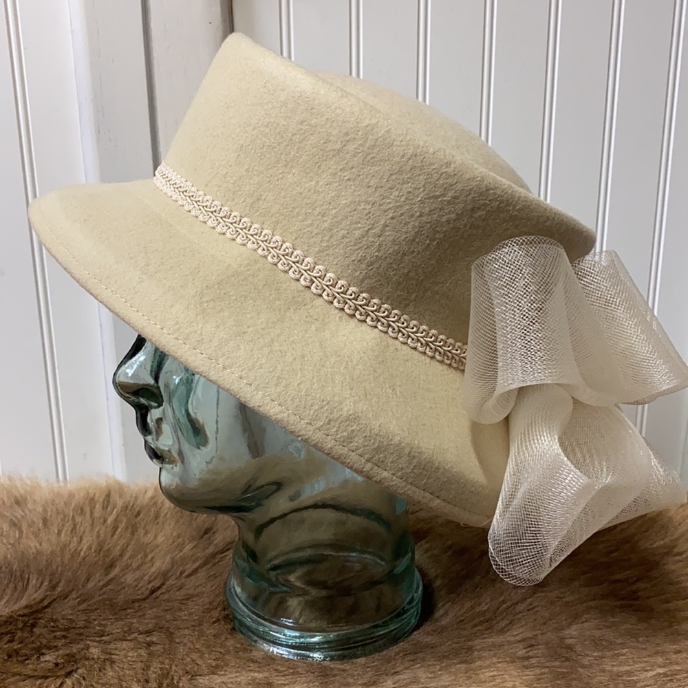 Art Deco Wool Hat - Picture 3 of 12